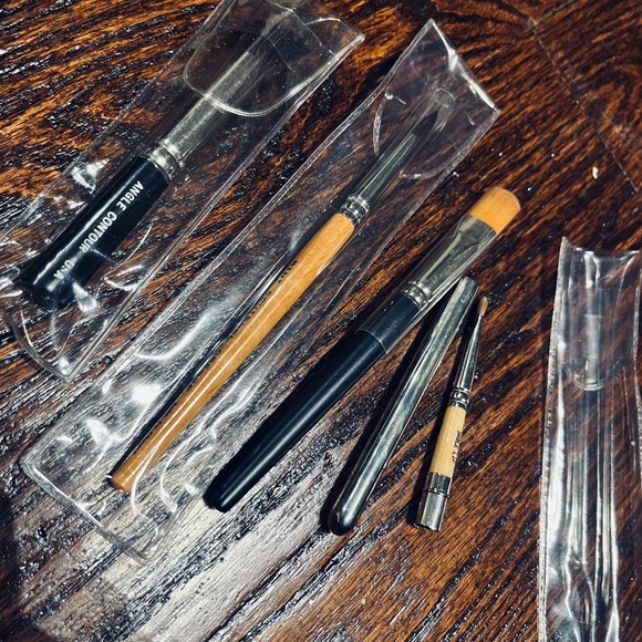 COSMETIC WORLD New York Vintage Black Floral Roll Up Make Up Brush Case 1980s - Picture 7 of 10